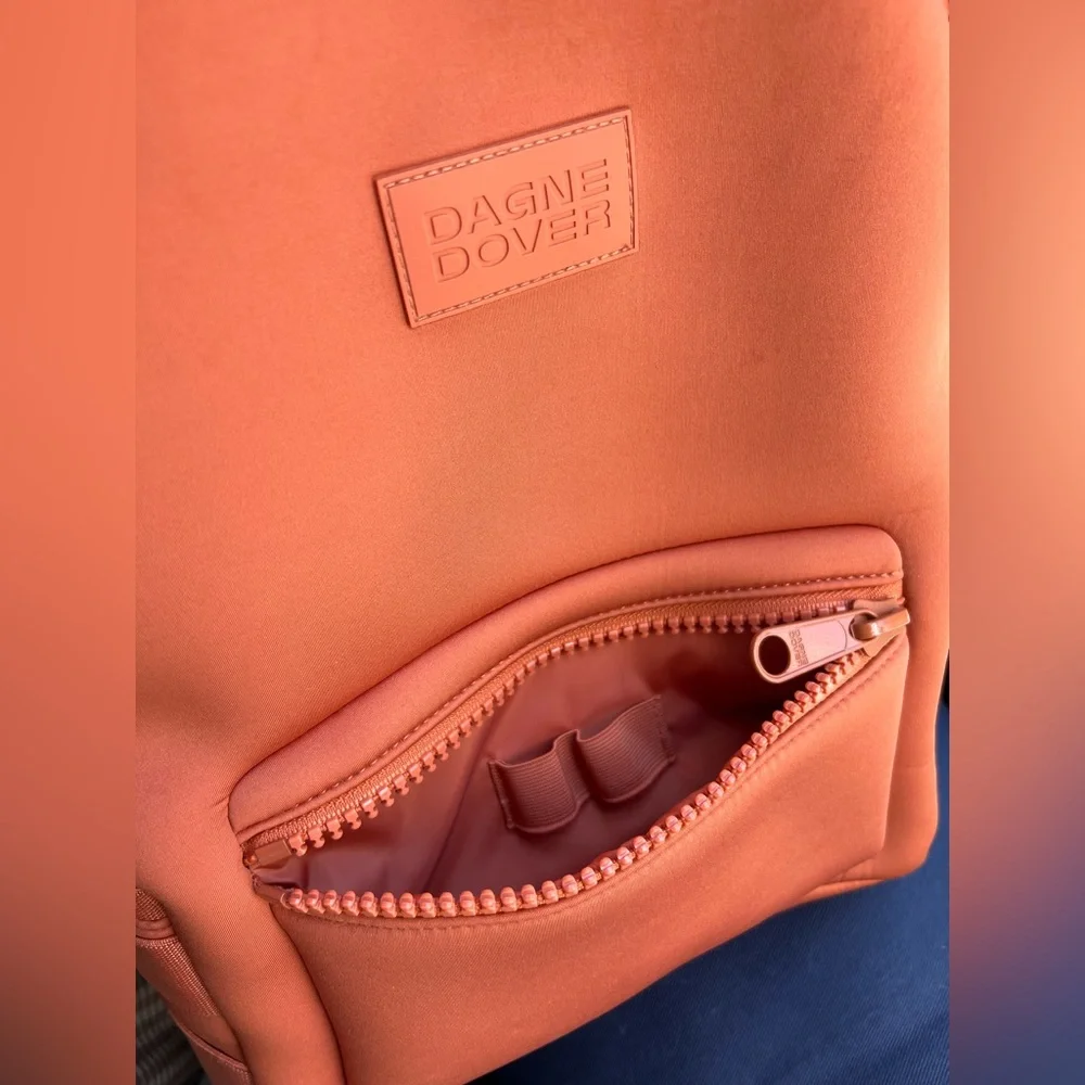 Dagne Dover Medium Dakota Neoprene backpack coyote - Picture 6 of 7